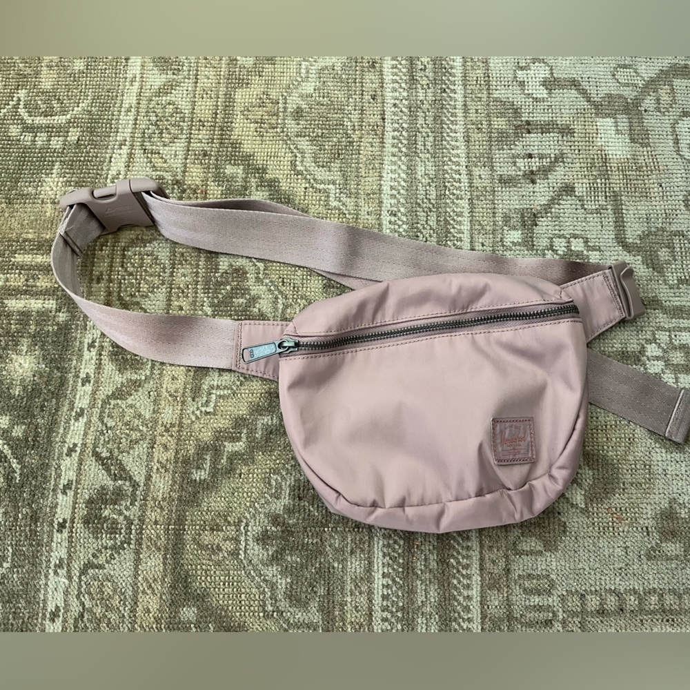 Herschel hip pack